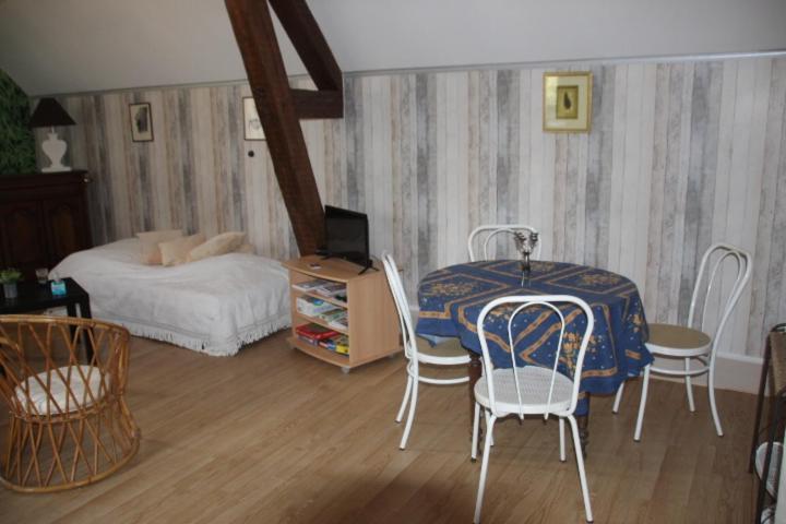 Suite dans les dépendances du Château Agonges Extérieur photo